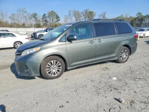2018 TOYOTA SIENNA