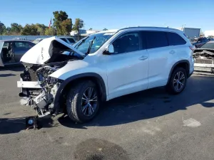 2016 TOYOTA HIGHLANDER