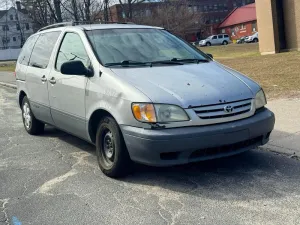 2002 TOYOTA SIENNA
