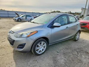 2014 MAZDA 2