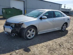 2014 TOYOTA CAMRY
