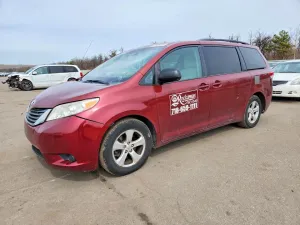 2013 TOYOTA SIENNA