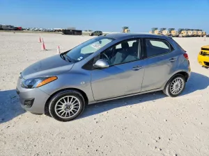2013 MAZDA 2