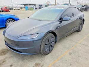 2025 TESLA MODEL 3