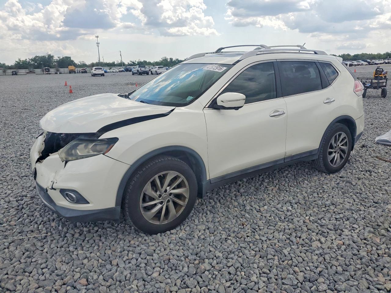 2015 NISSAN ROGUE