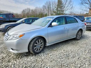 2011 TOYOTA AVALON