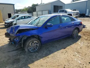 2024 HYUNDAI ELANTRA