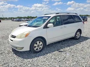 2004 TOYOTA SIENNA