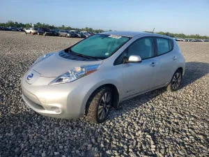 2015 NISSAN LEAF