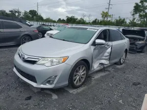 2014 TOYOTA CAMRY