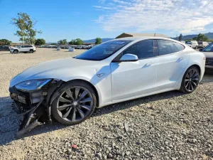 2015 TESLA MODEL S