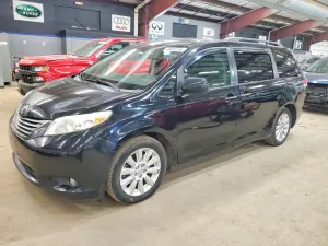 2013 TOYOTA SIENNA