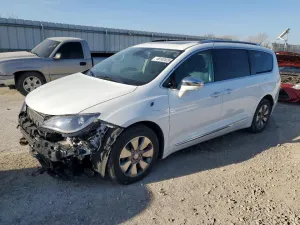 2019 CHRYSLER PACIFICA