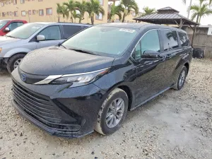 2025 TOYOTA SIENNA