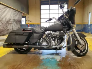 2010 HARLEY-DAVIDSON FL
