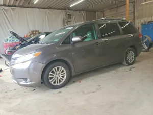 2013 TOYOTA SIENNA