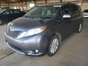 2014 TOYT SIENNA