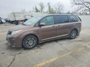 2019 TOYOTA SIENNA