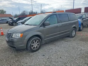 2010 CHRYSLER MINIVAN