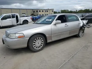 2005 LINCOLN TOWNCAR