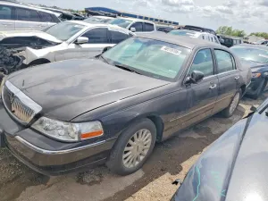 2005 LINCOLN TOWNCAR