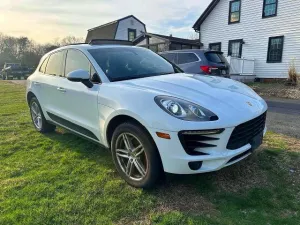 2016 PORSCHE MACAN