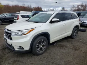 2016 TOYOTA HIGHLANDER