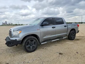 2013 TOYOTA TUNDRA