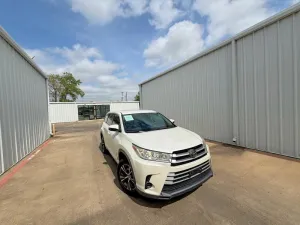 2017 TOYOTA HIGHLANDER