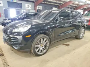 2017 PORSCHE CAYENNE
