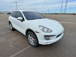 2014 PORSCHE CAYENNE