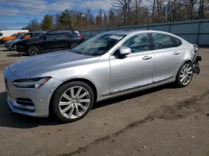 2017 VOLVO S90