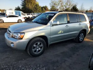 2004 TOYOTA HIGHLANDER