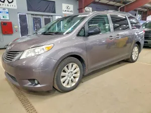 2011 TOYOTA SIENNA