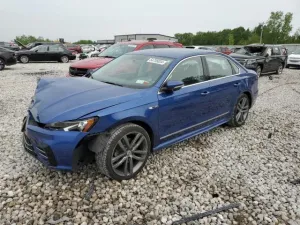 2017 VOLKSWAGEN PASSAT