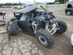 2023 CAN-AM SIDEBYSIDE
