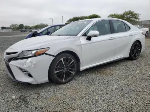 2018 TOYOTA CAMRY