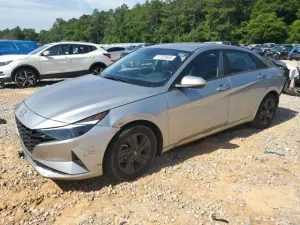 2022 HYUNDAI ELANTRA