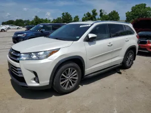 2017 TOYOTA HIGHLANDER