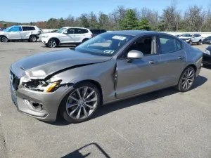 2019 VOLVO S60