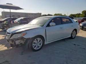 2011 TOYOTA AVALON
