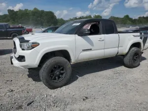 2016 TOYOTA TACOMA