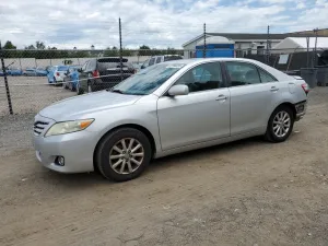2011 TOYOTA CAMRY
