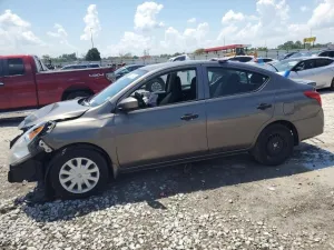2017 NISSAN VERSA