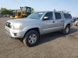 2015 TOYOTA TACOMA