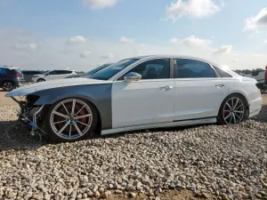 2023 AUDI S8