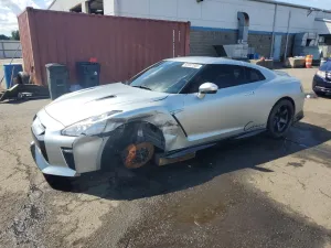 2017 NISSAN GTR