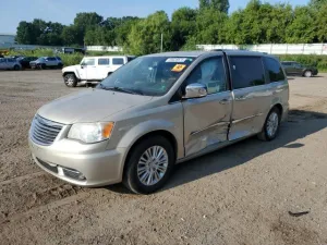 2014 CHRYSLER MINIVAN