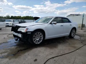 2011 CHRYSLER 300