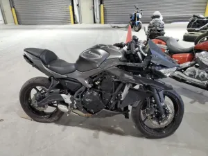 2022 KAWASAKI EX650 N